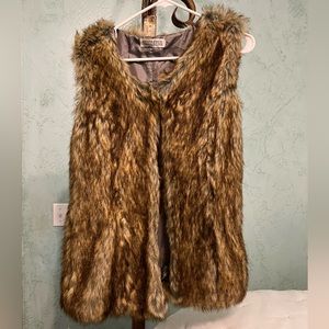 Monoreno Brown Faux Fur Vest